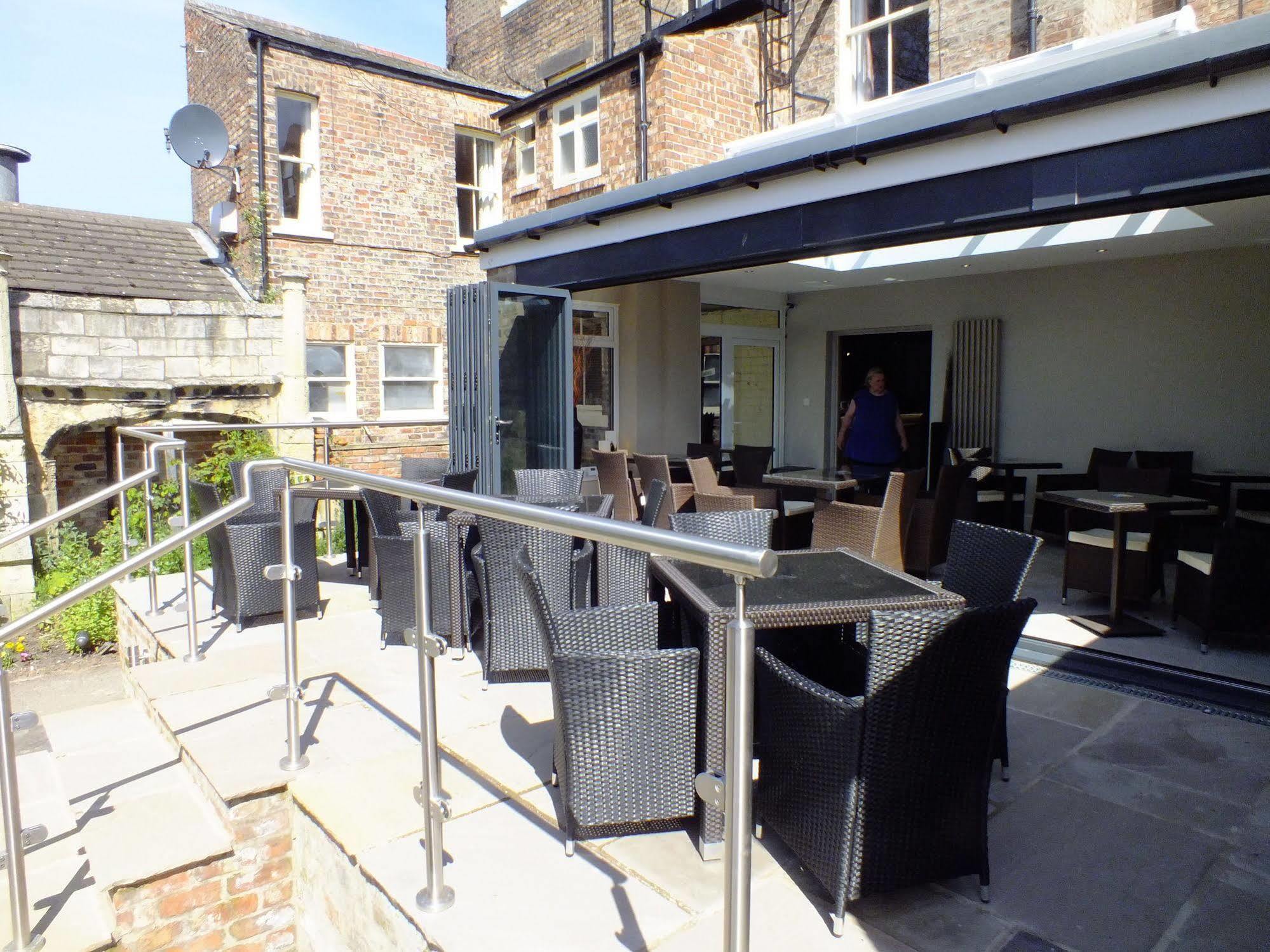Hotel The York Priory Exterior foto